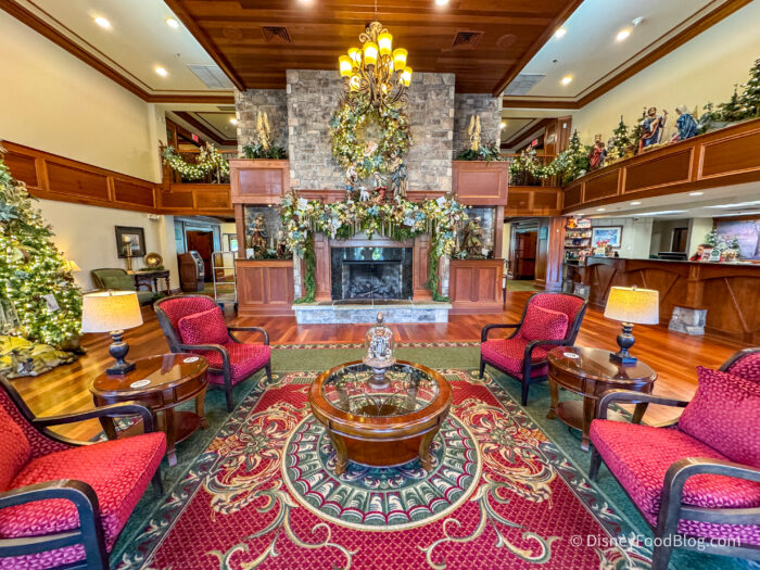 dfb-inn-at-christmas-place-atmo-lobby-de