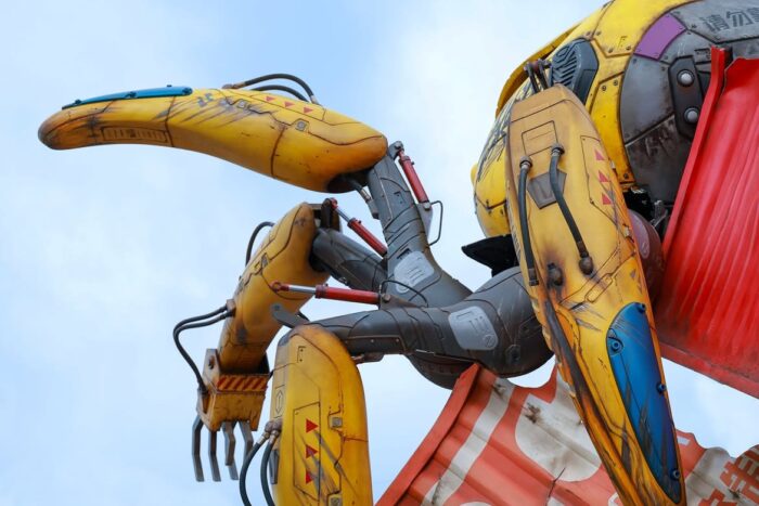 shanghai-disney-resort-spider-bot-2-700x