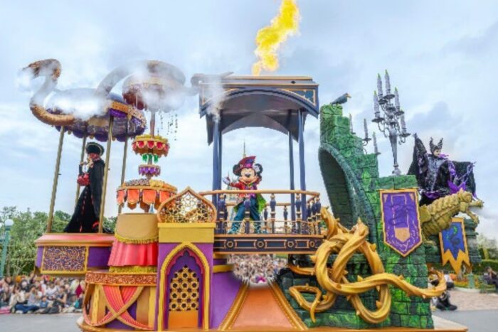 tokyo-disney-halloween-paradej-700x467.j