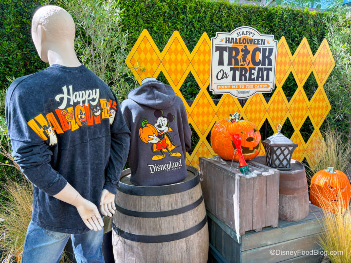 2026-dlr-disneyland-halloween-time-merch