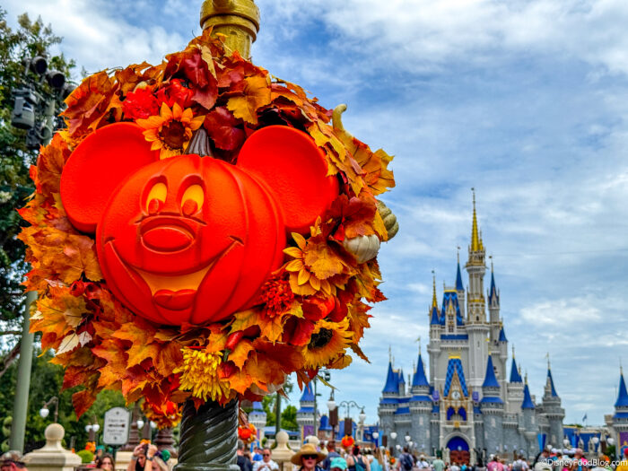DFB-Mickey-Pumpkin-Wreaths-Fall-Hallowee