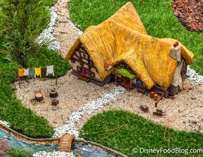 EPCOT-World-Showcase-Germany-Tiny-Train-