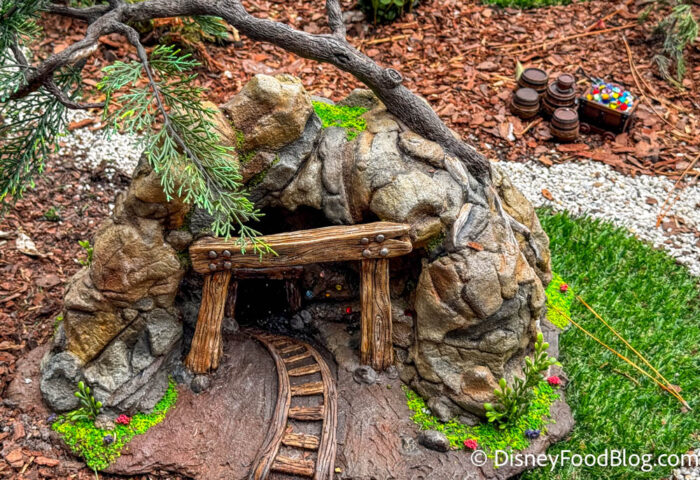 EPCOT-World-Showcase-Germany-Tiny-Train-