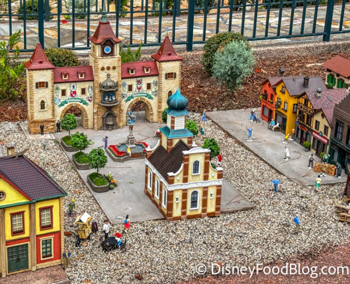 EPCOT-World-Showcase-Germany-Tiny-Train-