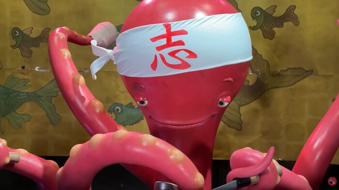 harryhausens-sushi-chef-animatronic-1-70