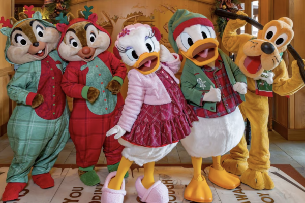 Dates and Details Revealed for Holiday Character Dining at Disneyland
